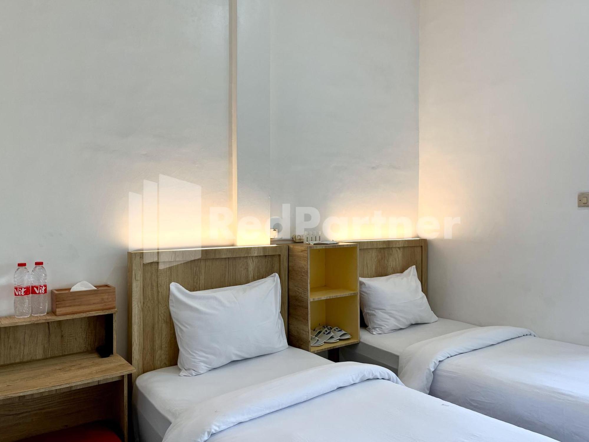 D Palma Near Lokananta Manahan Mitra Reddoorz Solo Extérieur photo