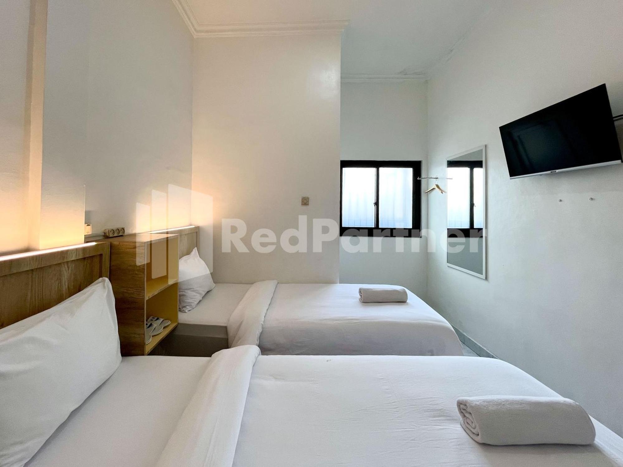 D Palma Near Lokananta Manahan Mitra Reddoorz Solo Extérieur photo